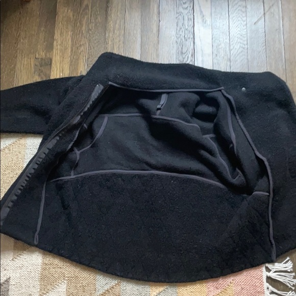 Lululemon coat (sherpa and quilt) - Picture 4 of 6